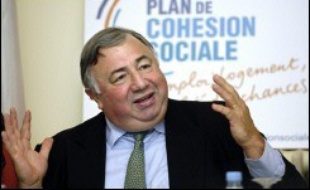 Plus de 400.000 personnes étaient en contrat d'aide à l'emploi à la fin de l'année 2005, marquée par la mise en place du Plan de cohésion sociale, selon une étude du ministère de l'Emploi (Dares) publiée samedi.