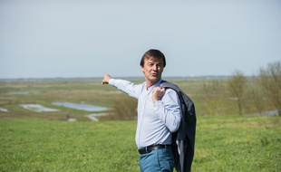 Nicolas Hulot visite la Tour de Broue (Charente-Maritime), le 5 avril 2018.