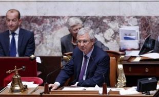Les aides publiques à PSA, dont la prime à la casse, qui a été une "erreur" coûteuse, auraient dû servir davantage à définir la "voiture du futur", a estimé vendredi sur France Info le président de l'Assemblée nationale, Claude Bartolone.