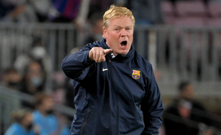 Koeman est l'entraîneur du FC Barcelone.