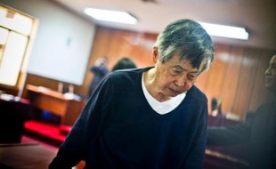 L'ex-président péruvien Alberto Fujimori a quitté dimanche la clinique de Lima où il avait été admis vendredi et a regagné la prison où il purge une peine de 25 ans pour violation des droits de l'Homme