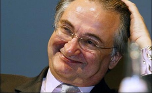 Jacques Attali, qui fut un proche conseiller de François Mitterrand, a raconté lundi matin sur i-TELE comment il avait fait la connaissance en 1982 de Nicolas Sarkozy, qu'il a décrit comme "un animal humain extraordinaire".