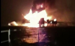 Capture vidéo fournie par Diario Campeche Hoy de la plateforme pétrolière dans le Golfe du Mexique le 1er avril 2015