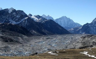 De nouvelles études scientifiques sur la fonte des glaciers de l'Himalaya révèlent l'impact du changement climatique dans cette région et la menace potentielle qui pèse sur 1,3 milliard d'habitants.