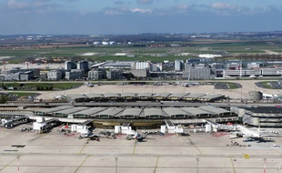La mère de famille a été arrêtée à Roissy, dès son retour en France.