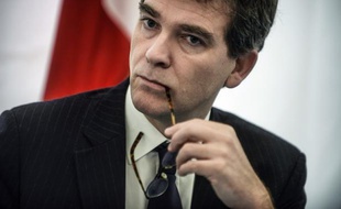 Le ministre du Redressement productif, Arnaud Montebourg, a démenti être candidat à la mairie de Marseille, où il se rend mardi, et a défendu l'organisation de primaires parmi les personnalités socialistes en lice pour les municipales de mars 2014 dans la ville.