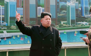 Le président de la Corée du Nord Kim Jong Un a averti que son pays pourrait prochainement tirer des missiles près de l'île américaine de Guam.