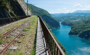 Le petit train de La Mure en Isère a cessé de circuler depuis un éboulement de pierres survenu en octobre 2010.