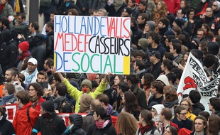 Les manifestants contre la loi Travail à Paris, le 19 mai 2016.