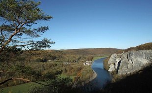 Les rives de la Meuse, en Belgique.