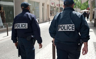 Illustration de patrouille de police nationale à Mantes-la-Jolie.