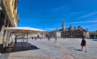 La fermeture des cafés et restaurants pourrait expliquer la baisse de fréquentation du centre-ville de Lille.