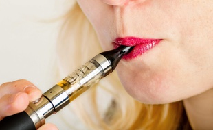 Une norme française exclut le diacétyle de la composition des e-liquides.