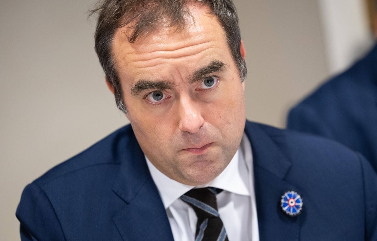 Sébastien Lecornu perd en popularité en marge des débats budgétaires, Emmanuel Macron stagne en bas de tableau