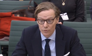 Alexander Nix, au parlement britannique à Londres, le 27 février 2018. Le patron de Cambridge Analytica, a été suspendu le 20 mars 2018 après le scandale lié à Facebook.