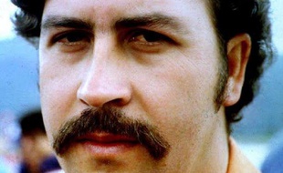 Photo non datée du baron de la drogue colombien Pablo Escobar à la prison d'Envigado.