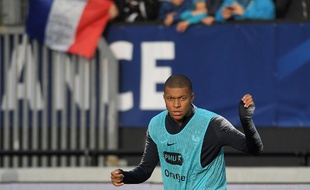 Kylian Mbappé à l'entraînement des Bleus à Guingamp, le 11 octobre 2018.