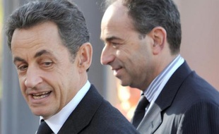Le 8 décembre 2011 à Marseille, l'ex-président français Nicolas Sarkozy (g) et le président de l'UMP Jean-Francois Copé