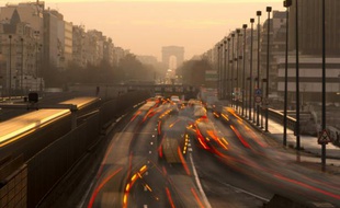 Ciculation fluide le 12 novembre 2015 à Courbevoie près de Paris
