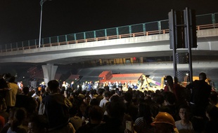 Le pont s'est affaissé, à Wuxi, en Chine.