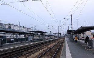 Vue d'un quai de la gare de Rennes le 21 janvier 2016.