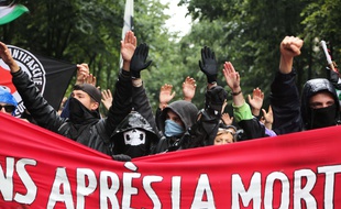 Chaque année depuis le décès de Clément Méric, une marche antifasciste est organisée pour commémorer sa mort. Photo prise le 3 juin 2017.