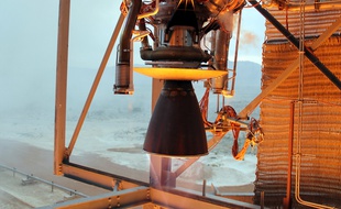 Blue Origin, du fondateur d'Amazon, Jeff Bezos, va tester son engin spatial en 2015.