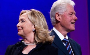 Bill Clinton ne sait pas si sa femme Hillary sera candidate à l'élection présidentielle de 2016 mais il n'a pas complètement exclu cette idée, dimanche dans une interview à la chaîne CBS.