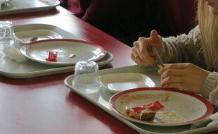 Des étudiants au restaurant universitaire de Mabillon, le 30/09/2020.
