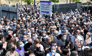 Des milliers de personnes ont participé à l'hommage rendu à Eric, ce policier d'Avignon tué en intervention mercredi dans la soirée