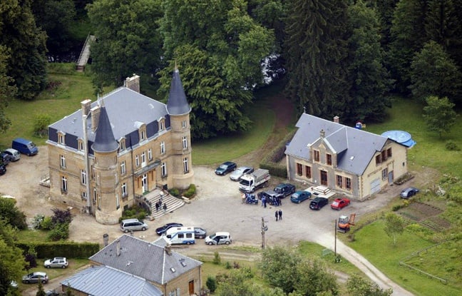 The castle Sautou Fourniret couple was bought by Belgian pharmacists after the discovery of two bodies buried in the field.