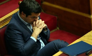 Le premier ministre grec Alexis Tsipras a été contraint de faire marche arrière de sa promesse de mettre fin à la rigueur, afin de s'assurer un nouveau prêt et éviter le risque d'une sortie de la Grèce de la zone euro