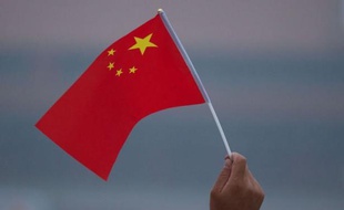 Le ministère chinois des Affaires étrangères a exprimé lundi le "vif mécontentement" de la Chine après que les Etats-Unis l'ont appelée à libérer les personnes encore emprisonnées pour leur rôle dans le mouvement prodémocratique réprimé dans le sang le 4 juin 1989.