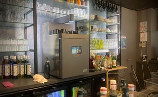 Mixo-Two, la machine à composer des cocktails de la société montpelliéraine Time-shaker, met environ 30 secondes à en réaliser un.