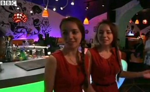 Capture d'écran du reportage de la BBC sur le Twin Stars Diner de Moscou.