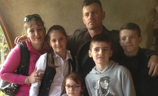 Une famille albanaise menacée d'expulsion de France