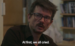 Luz, dessinateur rescapé de Charlie Hebdo dans un entretien à Vice News.