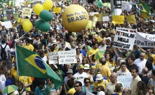Manifestation contre la corruption et la politique de la président Dilma Rousseff, le 6 décembre 2014 à Sao Paulo
