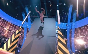 Un Italien et un Allemand ont réussi leur acrobatie à plus de 3 mètres du sol.