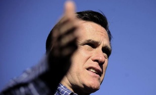 Le favori à l'investiture républicaine en vue de la présidentielle de novembre Mitt Romney s'en est pris samedi au président démocrate Barack Obama et à sa politique étrangère qu'il a jugée trop accommodante, à trois jours d'une primaire décisive en Floride.