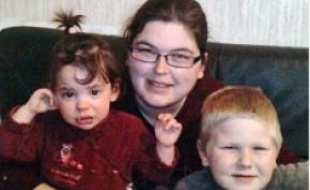 Vanessa Cola et ses deux enfants.