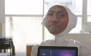 Le projet Digital Shaman propose d'imprimer le visage d'un proche disparu sur un robot.