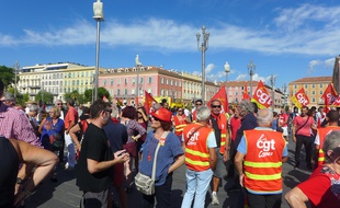 Près de 400 personnes se sont mobilisées à Nice contre la loi travail.