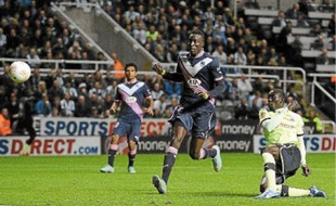 Au match aller, les Magpies de Newcastle ont infligé une leçon d'efficacité aux Girondins de Lamine Sané (3-0).