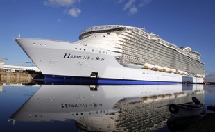 L'Harmony of the seas, le plus gros paquebot du monde, a été livré à RCCL le 12 mai 2016