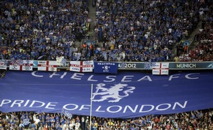 Une tribune de supporters de Chelsea, en 2012 lors d'un match de la Ligue des Champions à Munich