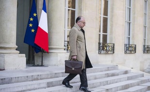 Le ministre délégué au Budget Bernard Cazeneuve a affirmé mardi devant l'Assemblée nationale que le gouvernement ne mettrait pas en place de "cellule de régularisation" ni de plan d'"amnistie" pour ceux qui ont fraudé le fisc en ouvrant un compte à l'étranger.