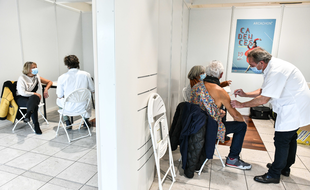 Un centre de vaccination à Arcachon, en Gironde.