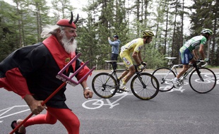 «El Diablo» sur la route du Tour de France 2008.
