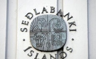 La banque centrale islandaise a baissé son principal taux directeur de 0,75 point de pourcentage, le portant de 6,25% à 5,5%, a-t-elle annoncé mercredi dans un communiqué.